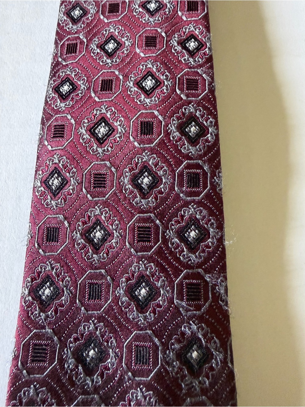 Men's Burgundy Patterned Silk Tie